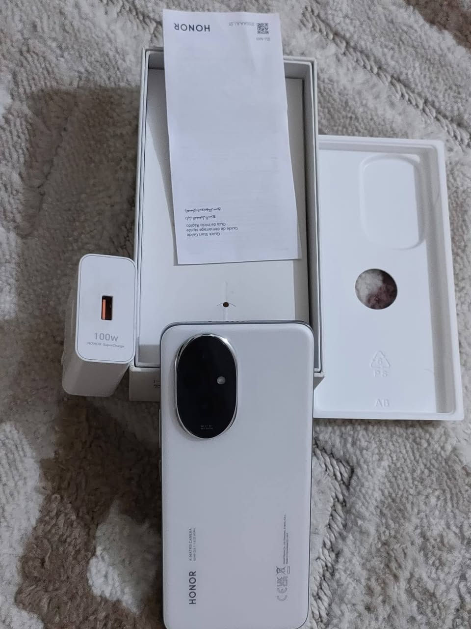 سلام عليكم      
    
 هونر 200 😍.    
جهاز نضيف كلش مستعمل 3 اشهر الله شاهد      
ذاكرة: 256 🤩.       
سرعه شحن 100W 😍.      
شاشه 120 هرتز. عشوائي  12 + 12❤️.     
كامرة تخبل 50x  ZOOM
 بي نقص كيبل مال شاحنه فقط سعر 380 وبي مجال مكاني نجف


**إذا كنت صاحب هذا الإعلان وتريد حذفه لأي سبب، رجاءا أرسل رسالة إلى الدعم الفني**