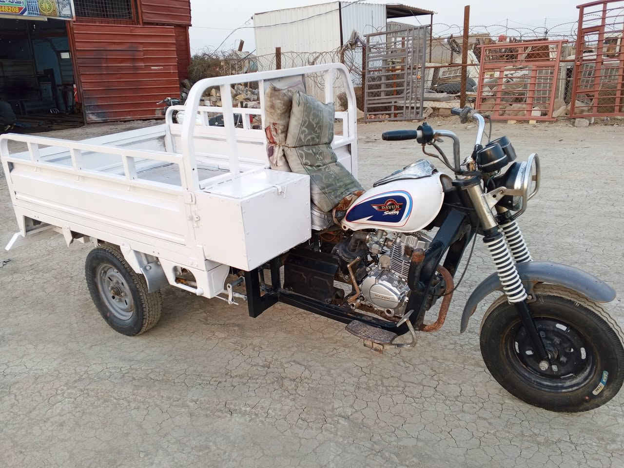 ستوته موديل 13 أوراق اصولي 
جاهزة فول. مكينه قبل سبوع شادها. صدر إمامي كامل جديده كهرباء كلها جديد وشغاله. تخم تاير  وفلنجات جديد 
السعر مليون وربع 
***********
