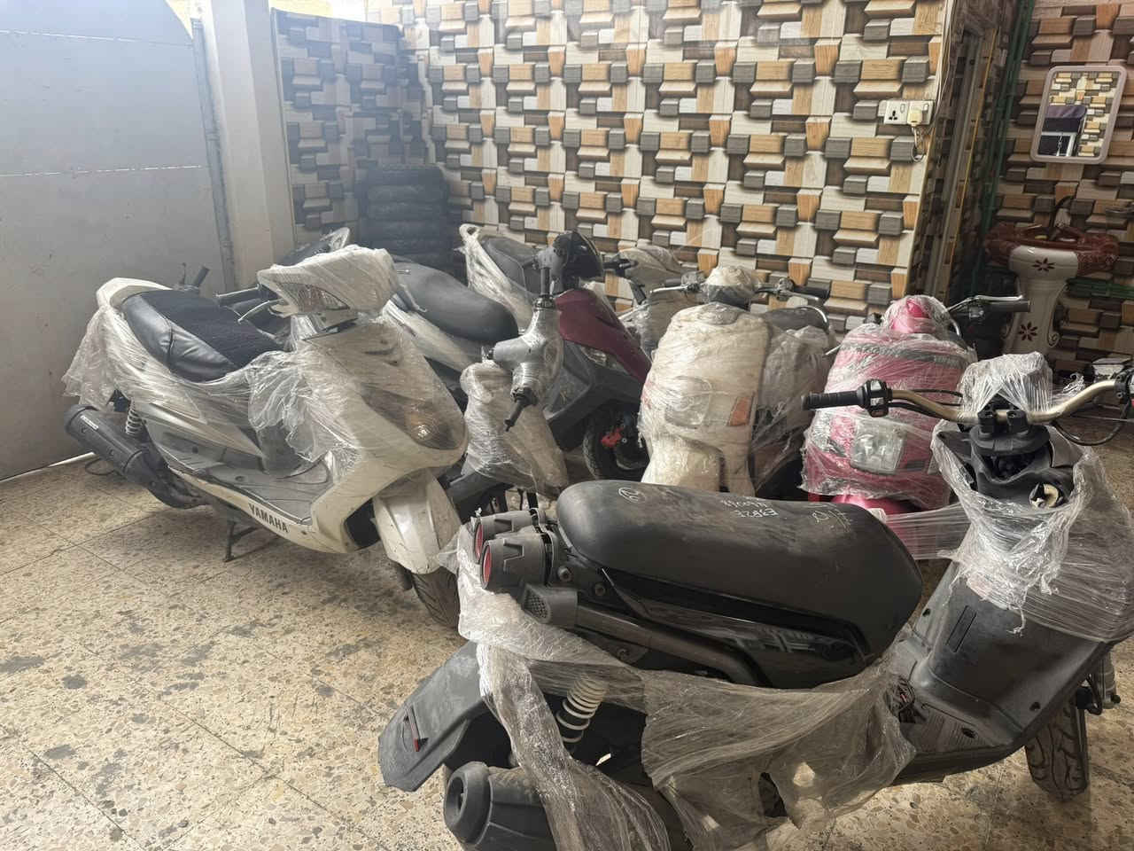 سلام عليكم ورحمة الله وبركاته
اخواني العزاز حياكم الله 
جميع دراجات (رمبه ) ركز وياي (رمبه) مال حاويه

متوفر ماكسات عدله 
متوفر بوليسي
متوفر جبلي
متوفر جي تي ار
متوفر سكنس

مكاني بصره وماعندي توصيل 

رقم الهاتف ***********
