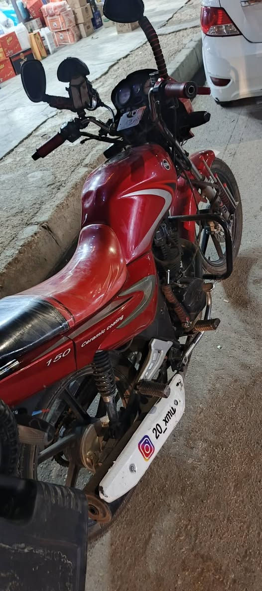 السلام عليكم اللهم صلي على سيدنا محمد  ماطور سايم مسجل سنويه الى 2028 مكاني راوه
الدراجه بأسم واحد من حديثه السنويه بعده رقم عربي 

وشرط لازم تحول هذه رقمي *********** ترهم مراوس بهوجي مو مهم الموديل مهم مسجل سعره مليون و 300 وبيه مجال انطي فرق حسب القناعه
