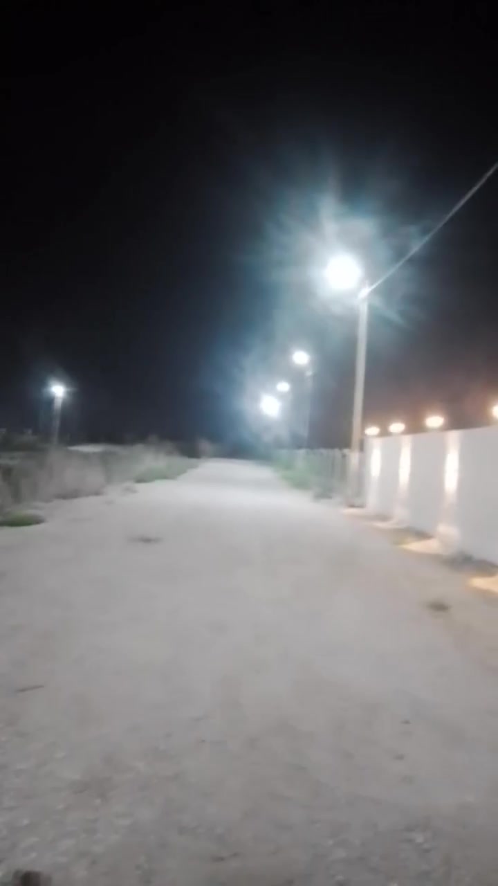 السلام عليكم مزرعه للبيع مساحه 750 طريق سنيه سياحي قرب حديقه الحيوانات جميع الخدمات الاست***********
