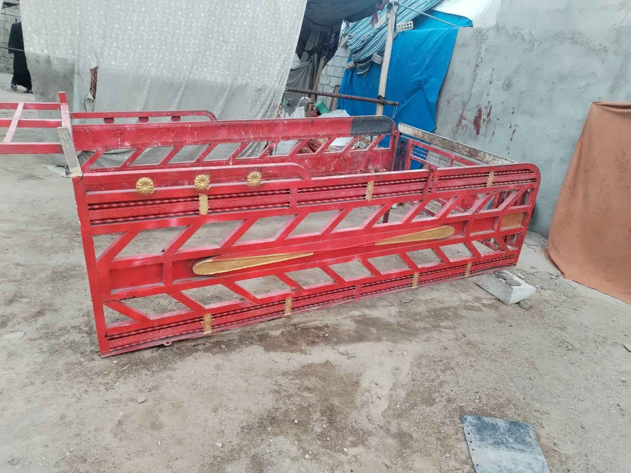 سلام عليكم محجر كيه البيع السعر 300المكان الكوفه شارع المعمل ***********
