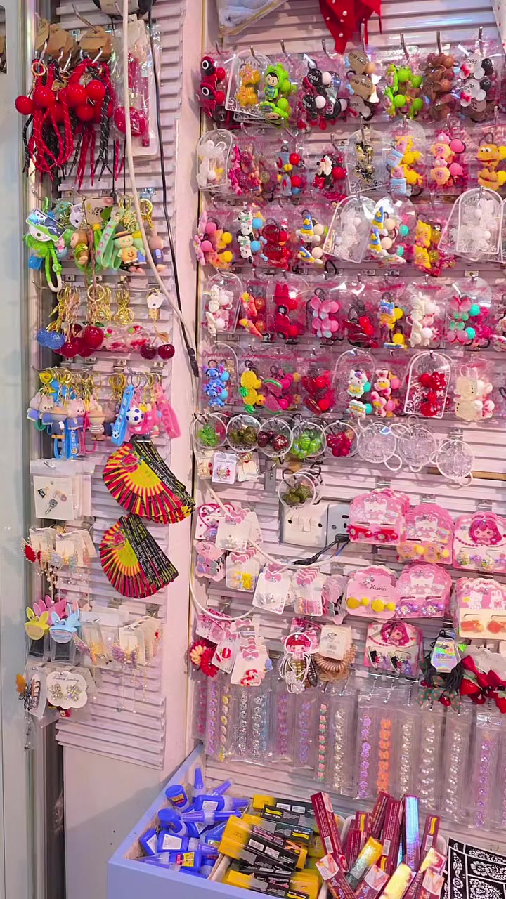 اكسسوارات مارينا حي المعلمين مجمع الاميرات الطابق الأول


**إذا كنت صاحب هذا الإعلان وتريد حذفه لأي سبب، رجاءا أرسل رسالة إلى الدعم الفني**