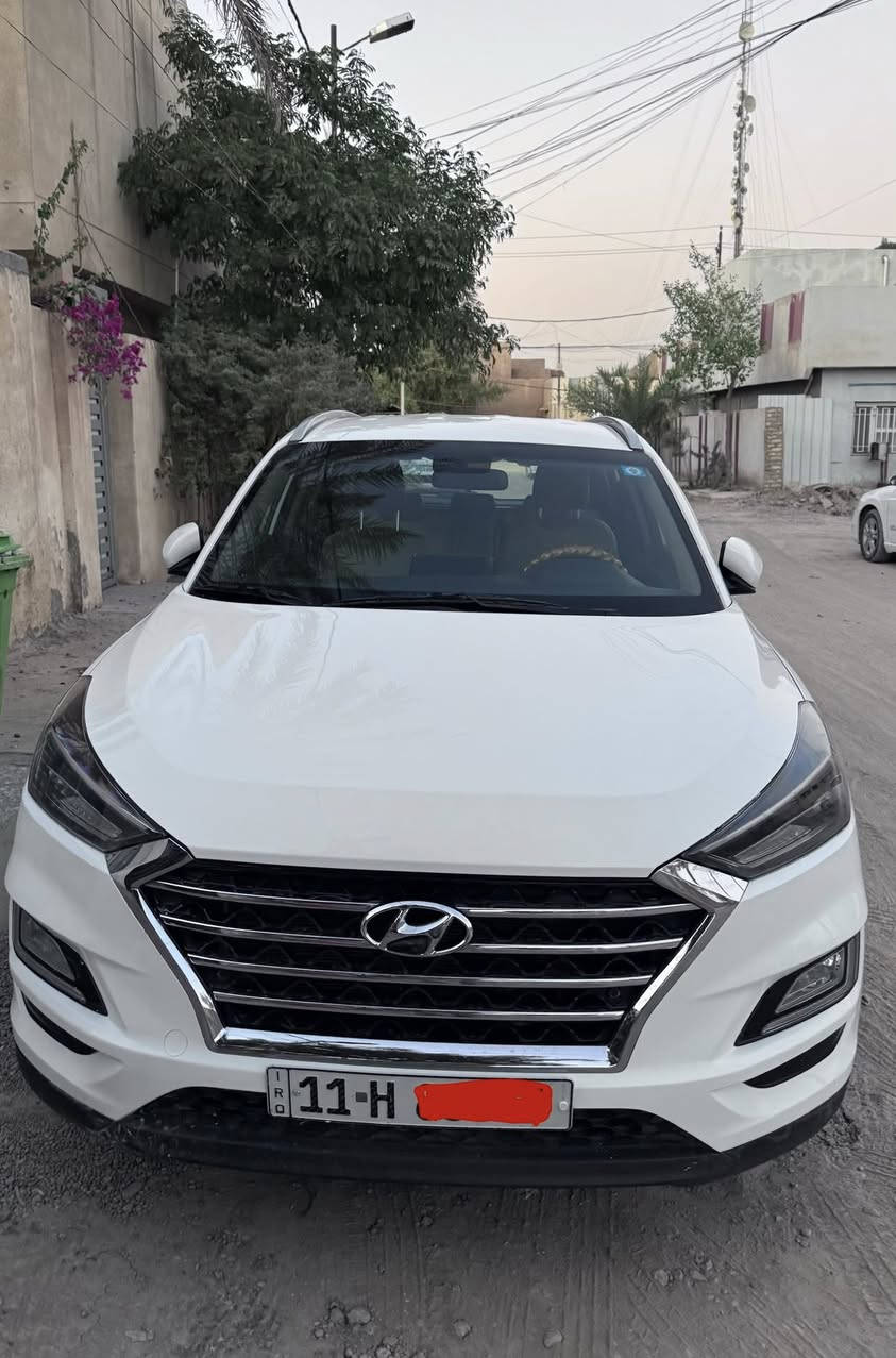 هيونداي توسان 2020 خليجي ابيض وكالة الگاصد
المواصفات

محرك 2000 CC (DOHC)
محرك وكير مكفولة
عداد مسافة km 72,000 
فول مواصفات عدا البانوراما
5 عدسات لايت دوّار
5 ويل كب
ويل 18 كروم
كشنات جلد مشمشي قص بقلاوة
كشنات كهرباء
تبريد قطعتين
شاشة كبيرة
وكالة الكاصد
أبيض خليجي

السيارة مكفولة بدون اي  الصبغ 
عدا تصليح بسيط بالدعامسة فقط مرشوشة

رقم بغداد إنكليزي مكانه بابل - الحلة
سنوية جديدة الى 2030 باسمي 
 
السعر 207  وبيها شوية مجال

للاستفسار والسعر
*********** واتس اب او اتصال
