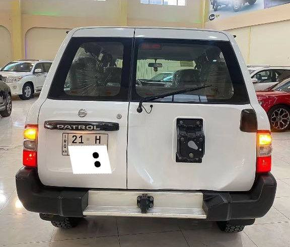 بەناوی خوای گەورەو میهرەبان 
شتی دانسقەم بۆ هێناون ماشاااللە خوای لێبێت 
نازدار و کەڵو نازەنین 
2002 سەقەر  
رەقەم سلێمانی  
ناوی لەحاسیبە نیە 
سەنەوی تا 2030 تازەیە بەناو خۆمانەوەیە 
کارتو بۆیاغینیە 
یەک تۆز سارد وەبان چاملغی سەکنەوەیە 
 سەیارەی ماڵەو هی مەعرەز نیە 
تەقیوی بەگیانیەوەنیە 
فەقت مەکینەی بۆ کاسکێت کراوەتۆ 
گشت گیانی بیلادیە 
شتکی دانسقەیە ماشااللە بوکە بوک 
دەبڵ ئەکسل ئکسل قرسو سوک گشت گیانی ئیشەکات 
شوێن خانەقین 
 ***********
