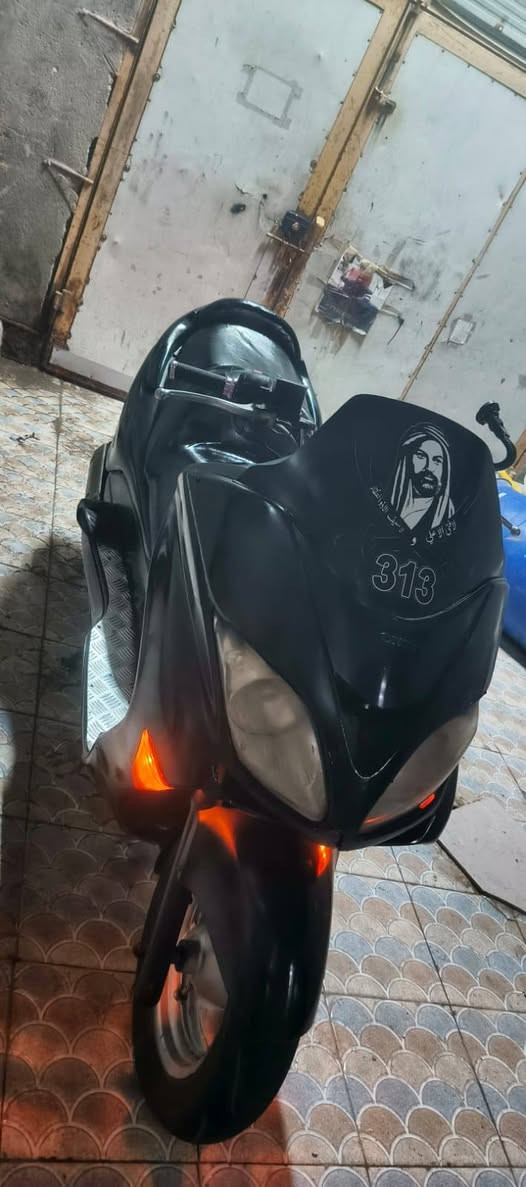 للبيع فورزه ٠/٨ كفاله عامه  مكينه مفتوحه بستم فقط كهربائيات كلها شغاله دشبول كامل لايت عالي وناصي زنون ابيض واصفر السعر 750 وبيها مجال رقم الهاتف(***********)مكاني بصره أبو خصيب مو شراي لا يتعبني
