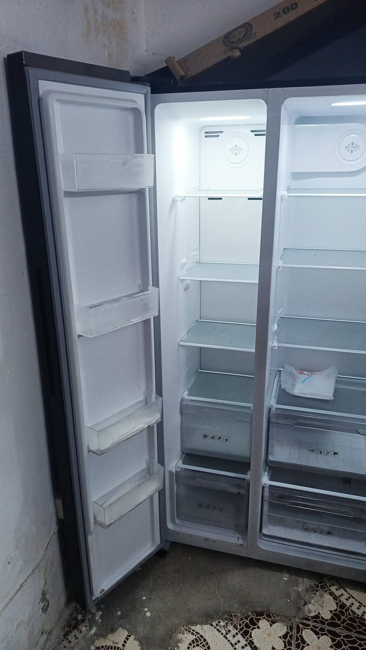 سلام عليكم ثلاجه+مجمده شركه جيرمني ثلاجه وضع شركه ما مستعمله جديده السعر 1.500.000 وبيهه مجال  
***********
