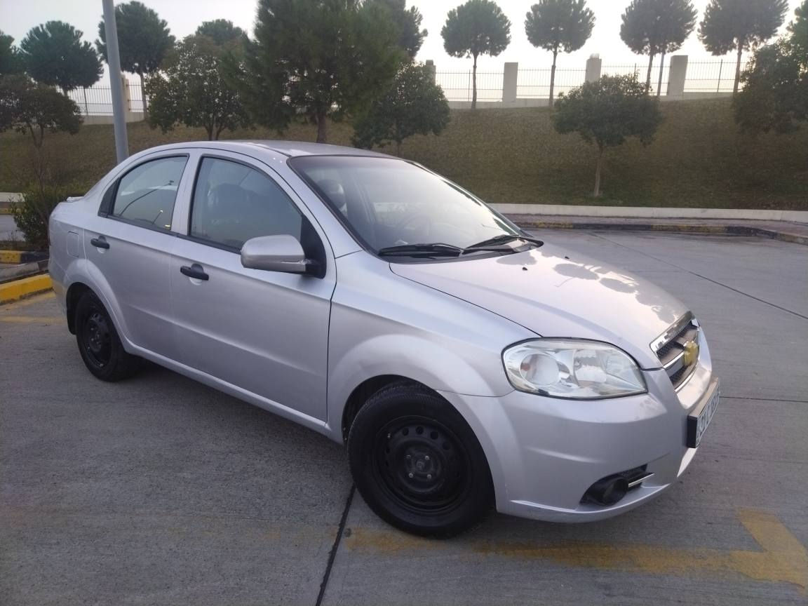 ***********
شۆفلێت اڤیۆ مۆدیل 2009 گێڕ عادی مەکینە گەورە سلڤەر بێ کاڵبونەوە گێڕو مەکینەو تەبریت تەقەو رەقە بەشەرت سەنەوی رەقەمی تازەیە تانزکی 2029 بەشرتی تەحویل خەرامە ٤بارچەی بۆیاخە بی دەعم بی ناوگرتن 
سعر 58 گەڵاو کەمێک موعامەلە کەمێک معامەلە 
ناونیشان زەڕایەن هەڵەبجەی تازە
*********** السليمانية, العراق
