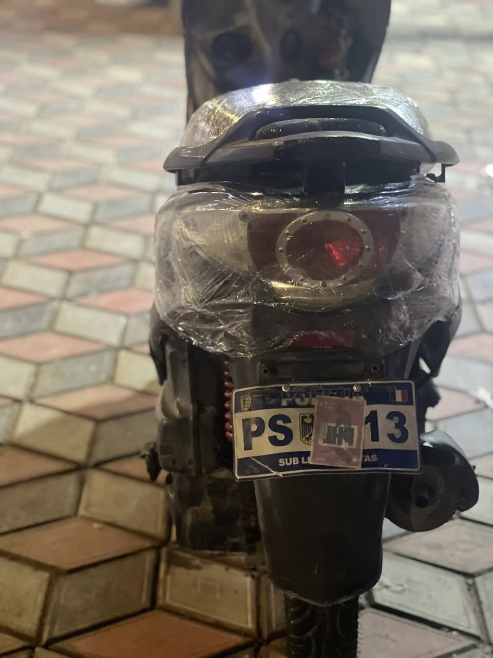 سلام عليكم كامكو G4 140 كلها على وضع البلادي دبلات فول سلف باتري اشاير هوران عداد بريك دسك بك لايت الدرجه كلها مختمه بلاد  الدرجه مجفته تجفيت مضبوط الدرجه نظيفه اب شكل كفرات اصليات مال البلادي المختمات السعر 350للتواصل***********مكاني نجف حي الكرمه شارع كميل يم ابن هندول ملاحظه الدرجه مامغسوله وكهربائيات كله شغال
