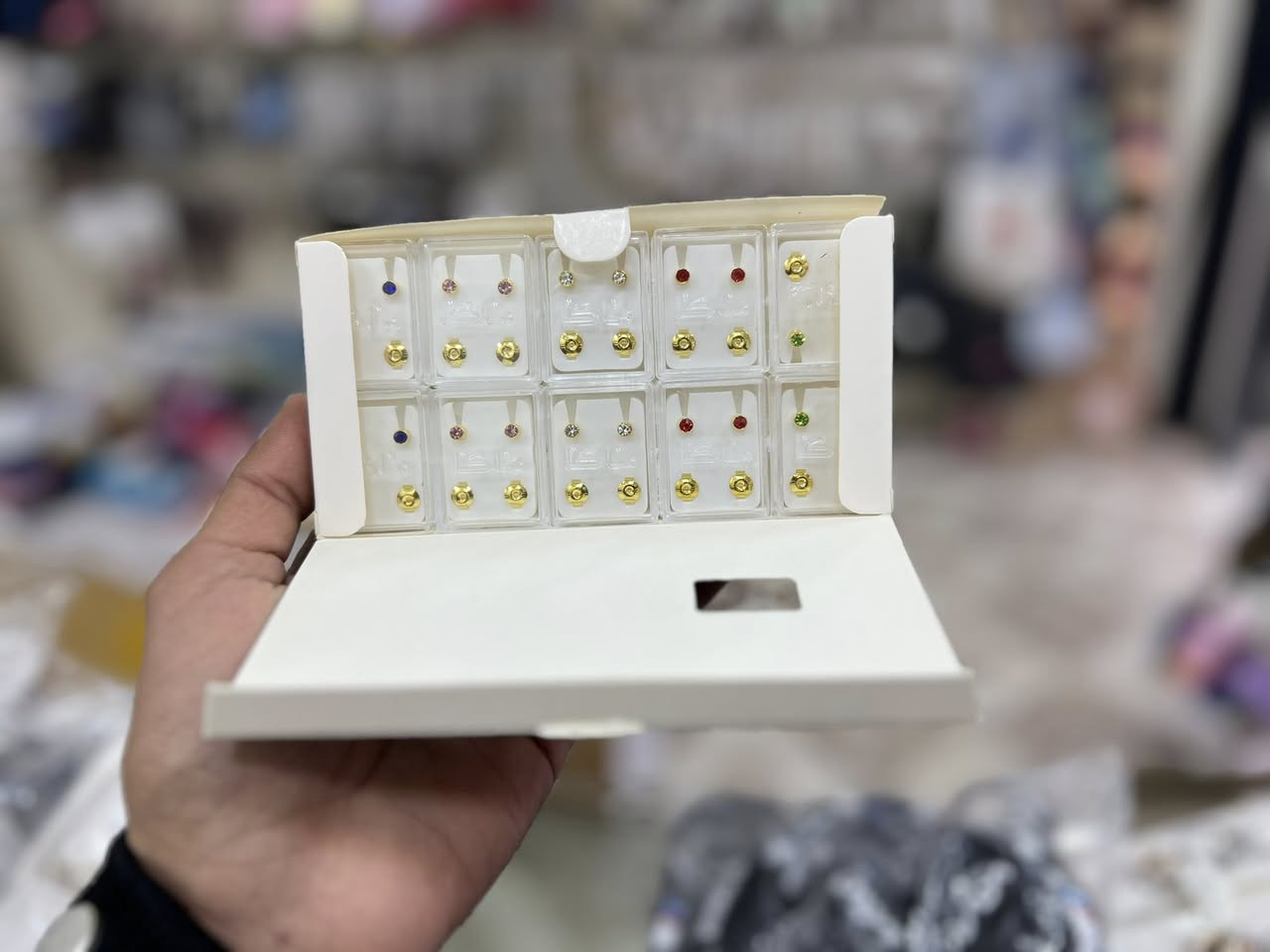 توفرت اكسسوارات متنوعة ✨نسائي ✨
بغديدا /مقابيل مول فاملي سنتر 📍 ماثيوس عادل📍


**إذا كنت صاحب هذا الإعلان وتريد حذفه لأي سبب، رجاءا أرسل رسالة إلى الدعم الفني**