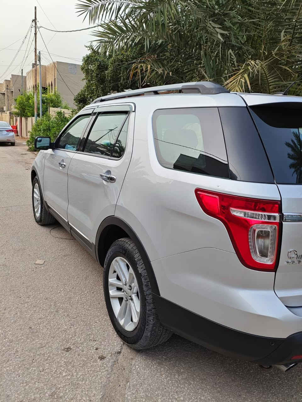 السلام عليكم ورحمة الله وبركاته 

🚗 فورد اكسبلورر 2013 XLT خليجي (نيفا)
بدون ضرر / بدون صبغ / كفالة عامة

🔹 6 سلندر 3500
🔹 دفع رباعي 4×4 + 4 وضعيات قيادة
🔹 7 ركاب
🔹 ممشى 195 ألف كم
🔹 رقم سليمانية باسمي (تحويل مباشر)

✨ مواصفات:
فتحة بانوراما، شاشة، كاميرا خلفية، حساسات، مثبت سرعة، تحكم ستيرن، كراسي كهرباء، تبريد 3 قطع، تخم تاير جديد،تبريد فول

العنوان : بغداد الدورة

السعر 155 ورقة وبيها مجال

بيع فقط

للأستفسار 
 واتس اب او اتصال 📞 : ***********

⸻
