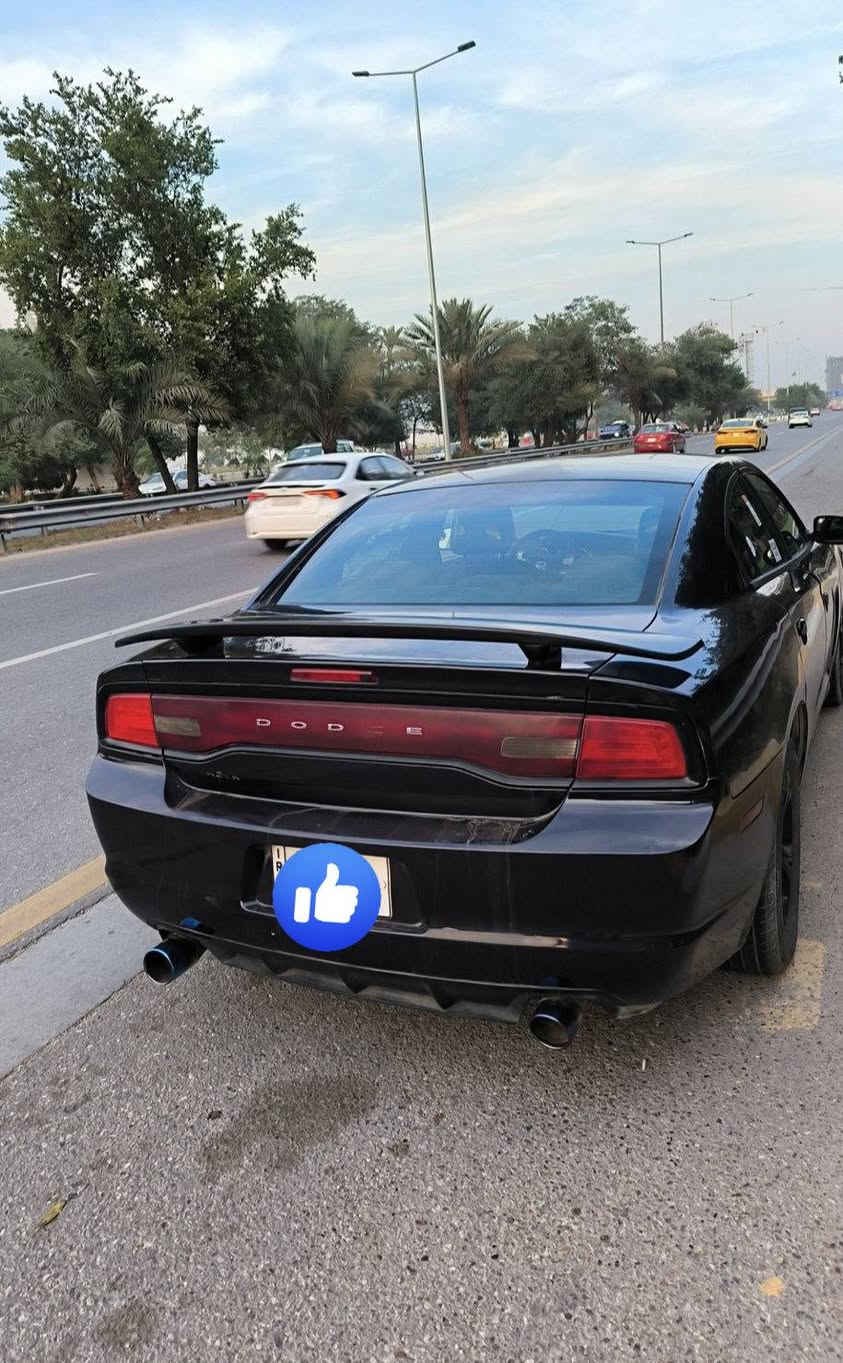 السلام عليكم 
جارجر 12 
رقم اربيل بأسمي
مصبوغه حزام للجماليه جان بيها جراد
صاعده رصيف من جهة السكن ومصلحه 
120 وبيها مجال 
موجود بغداد 
0783 939 5973
