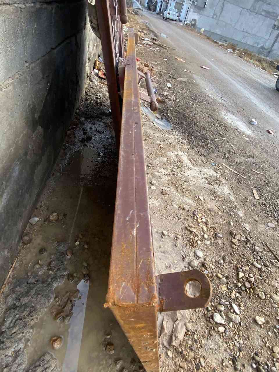 السلام عليكم باب للبيع عرض مترين و90 ورتفاع مترين باب مرتبه وحلوه ومابيها زنجار موقعي ديالى تقاطع القدس 
سعرها 190وبيها مجال ***********
