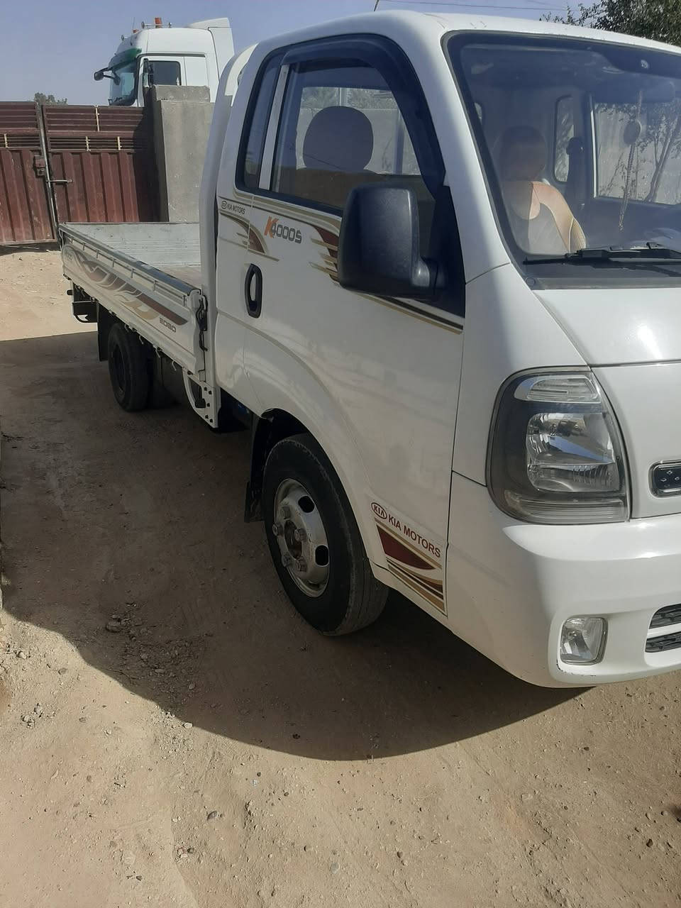 السلام عليكم كيا للبيع موديل 2020 شكل الجديد سنويه إلى الفين وتلاثين سيارة جاهزه وخير من الله على وضع الشركه المكان بغداد الشعله رقم الهاتف ***********    ***********
