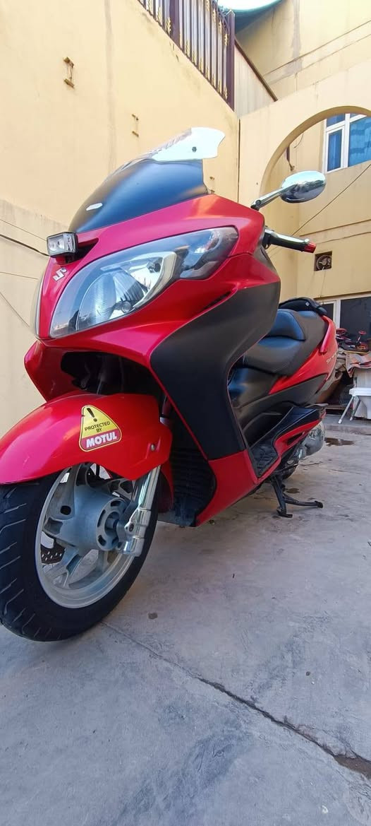 سزوكي 
سكاي ويف ربع بصمة 
المواصفات 
انذار سرقة 
كلوب جنطة 
قارء فلوتية بطارية 
.
 كلشي جاهز بالدراجة 
كهربائيات 
دبلات 
كفرات 
تايرات 
ما مفتوح بيه برغي 
محرك اخرس 
الدراجة مكفولة كفالة عامة 
نواقصهة فقط
 الكشن يحتاج دوشمة 
وكل تفاصيلها يم سيد منتظر الفحام 
السعر مليون و ٥٠٠ الف 
وبيهة مجال قليل
للتواصل
+964 782 327 2311
ابيع لان اشتريت سيارة 
الدراجة بيه اوراق 
من المرور
