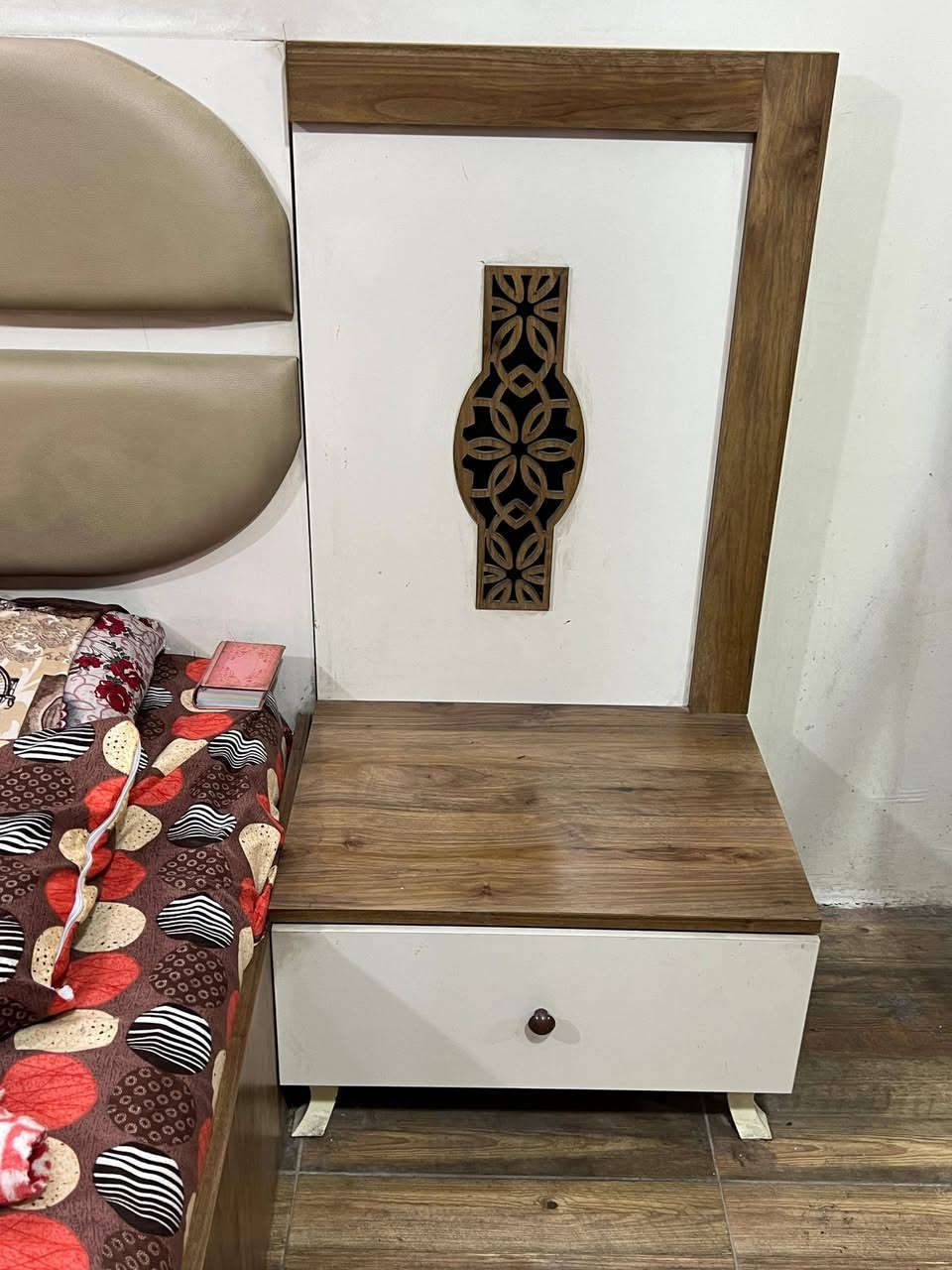 مستعجل ٣٠٠ الف *********** وتساب
