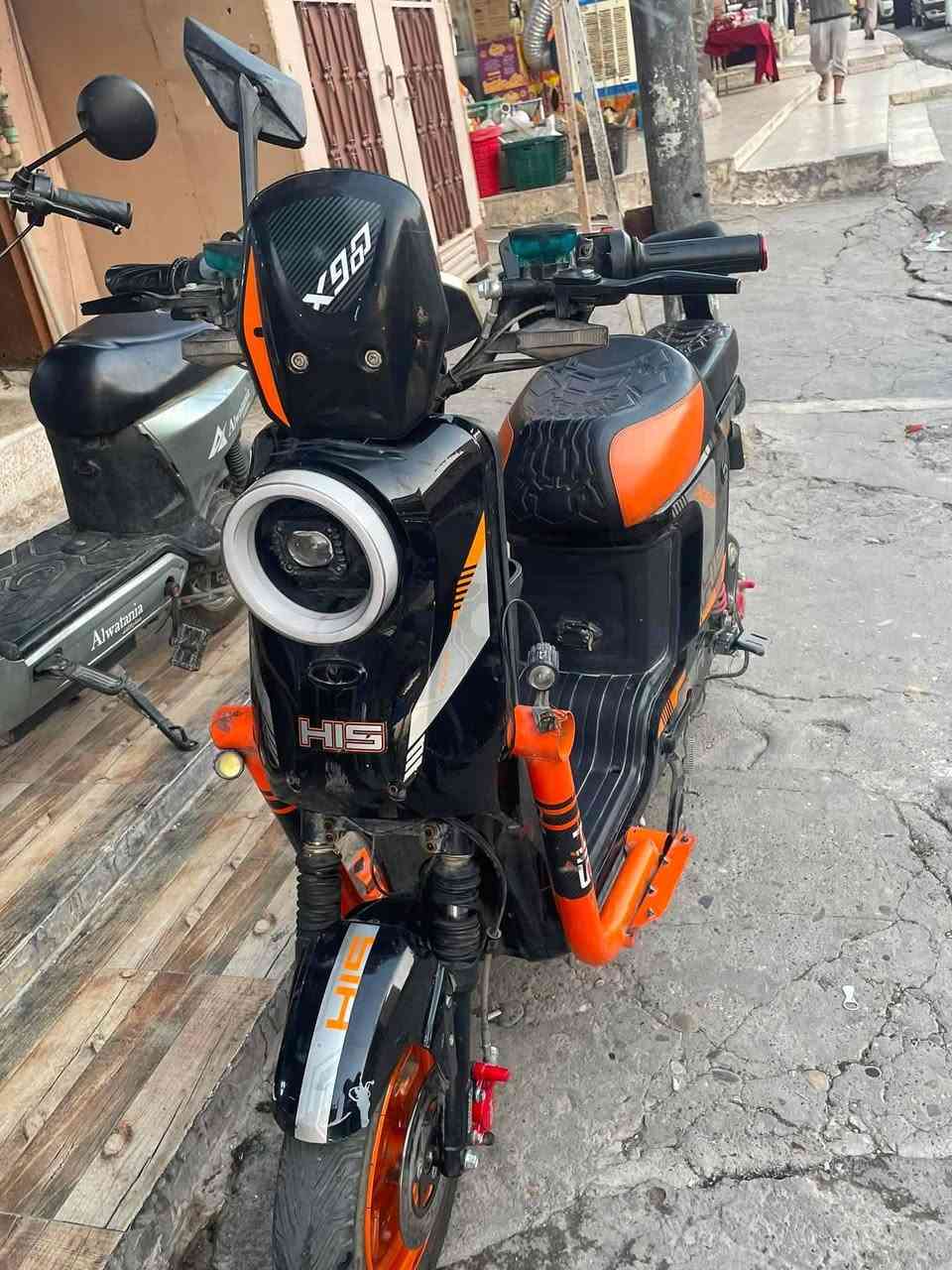 ماطور شحن X900 للبيع نظافه كدام العين سعر 300 بي مجال بطاريت نص عمر  ***********
