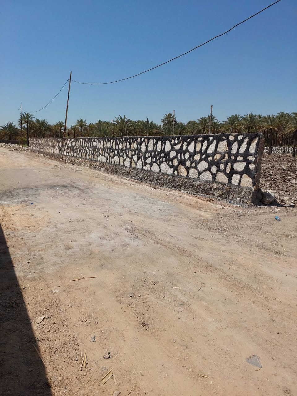 تغليف السواقي الزراعيه وتبطين البحيرات الزراعيه وبناء الاسيجه في المناطق الزراعيه والمناطق الغير زراعيه ايضا وكذالك بناء البيوت والمتنزهات للإستفسار مراسلة الصفحه او الاتصال على الأرقام التالية:-
***********
***********
