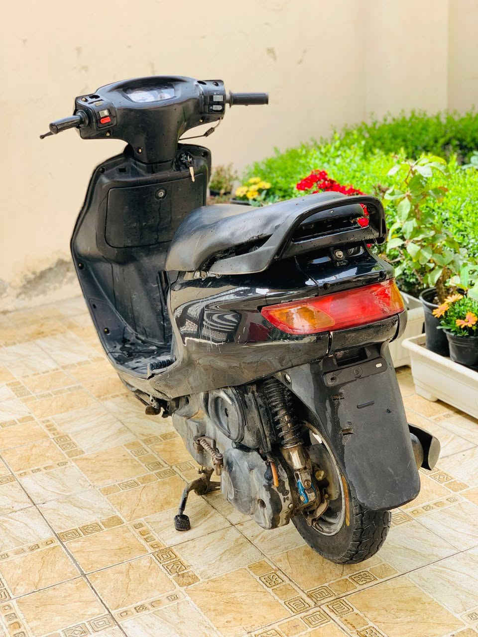 اللهم صلي على محمد وال محمد فراشة كرستال 140 محرك شلعه ومعدل ونعومه وقفل جنطه وستيرن كله شغالة وكهربائيات شغاله نقص باتري فقط السعر/300 وبيها مجال لشراي 
حله مركز المدينة 
***********
