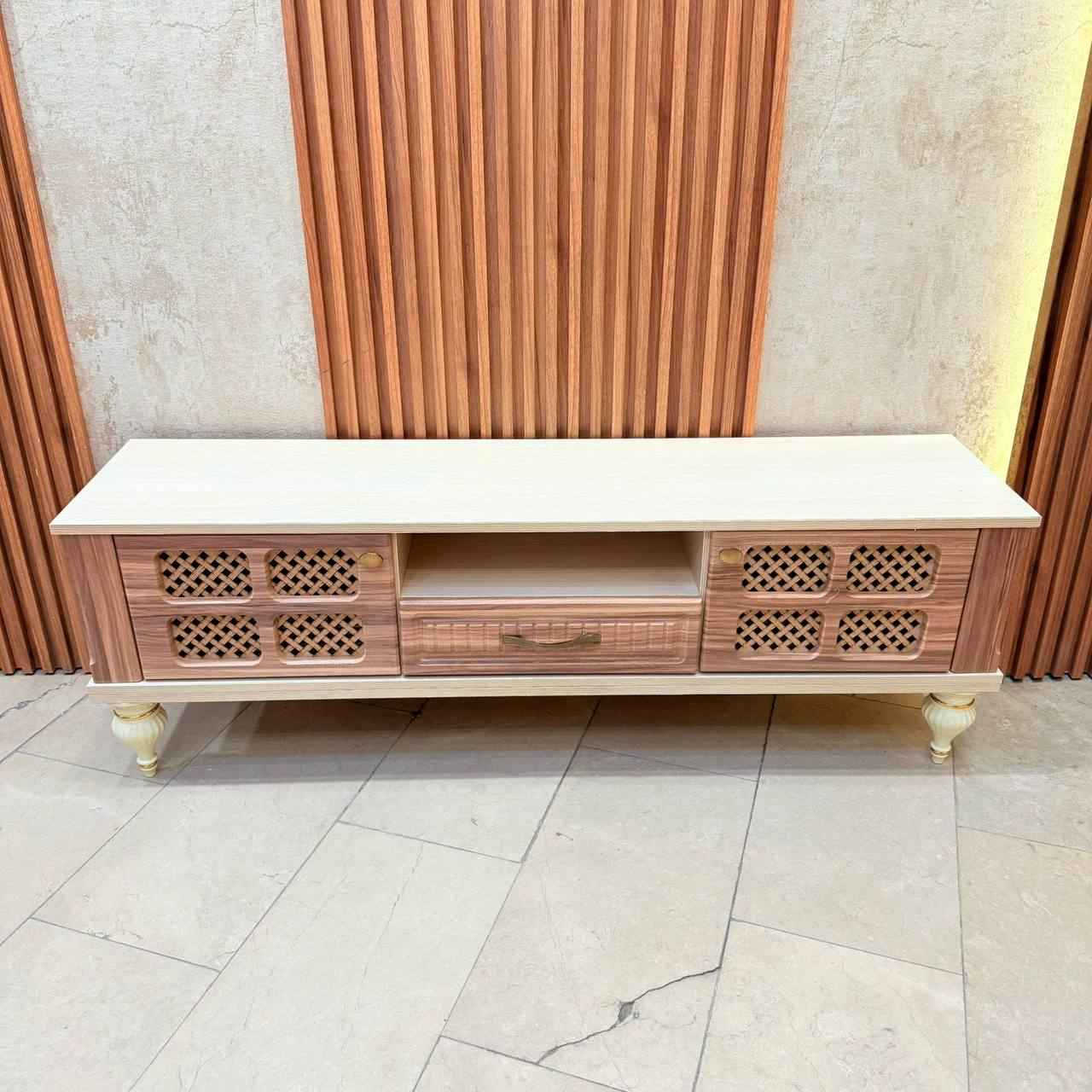ميز بلازما 140 سم 
ارتفاع 50 سم 
عمق 35 سم بغداد, العراق


**إذا كنت صاحب هذا الإعلان وتريد حذفه لأي سبب، رجاءا أرسل رسالة إلى الدعم الفني**
