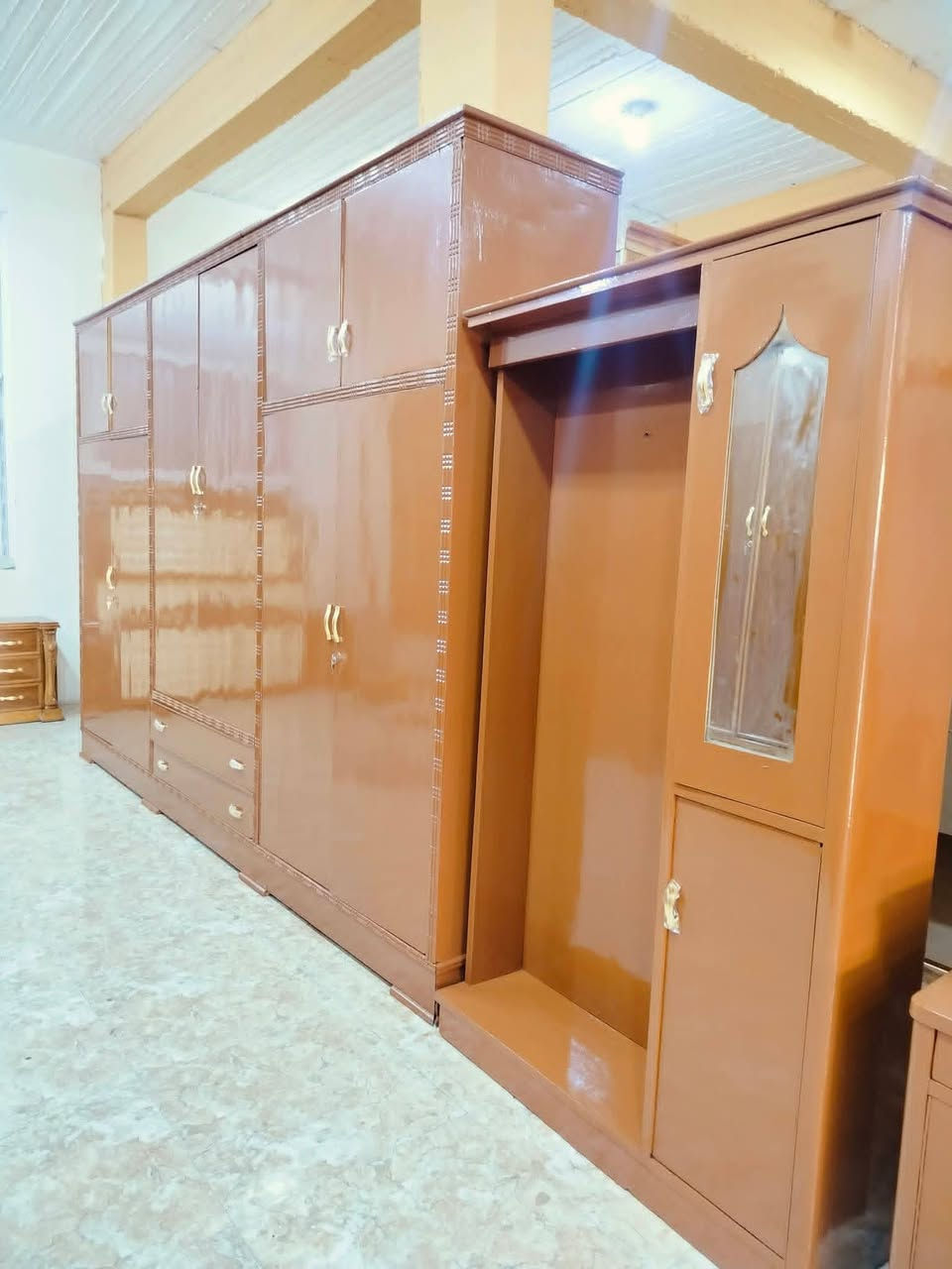 السلام عليكم غرفه مستخدمه عنوان واسط العزيزيه شارع التربيه يوجد واتساب ***********السعر خاص توصيل لجميع المحافظات 🇮🇶

