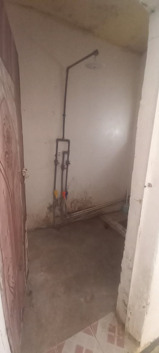 بيت للايجار .. 100 متر ابو غرق حي السلام قرب اسواق ماركت عسل غرفة نوم واستقبال وهول ومطبخ وصحيات السعر 200 الف 
 
***********
