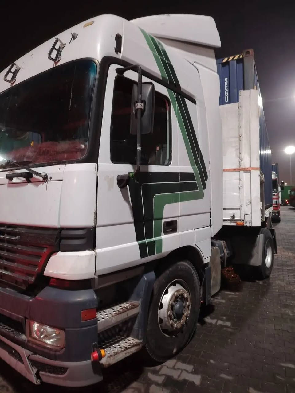 سلام عليكم  كتروز 98
للبيع راس مع عربانه سنويه لغاية 28 رقم بصره الماني بيه خط بخار سعر190 وبيه مجال للشراي***********
