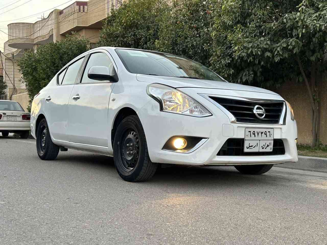 السلام عليكم
نيسان سني هندي موديل 2022 خليجيه بليتة زركة 

🔸استلام شركة زيرو 2 سويج

❇️استيراد شركة الق تاج البنوك

بيها نص الباب الامامي صبغ اثر طخة بسيطه

ماشية 70 حقيقي

✅السنوية ما منتهية
تريد تحويل او وكالة اني حاضر

✅الكير المكينه التبريد ثلج كله بلادي على وضع الشركة.
--------------------------
السياره نظيفه وحلوه وكاملة مابيها نقص كبات الشركة والسبير بعدهن بالصندوك على وضع الشركة 

وبالعافية عالياخذها

السعر 113 وبيها مجال

📍مكاني بغداد/حي الجهاد
***********
