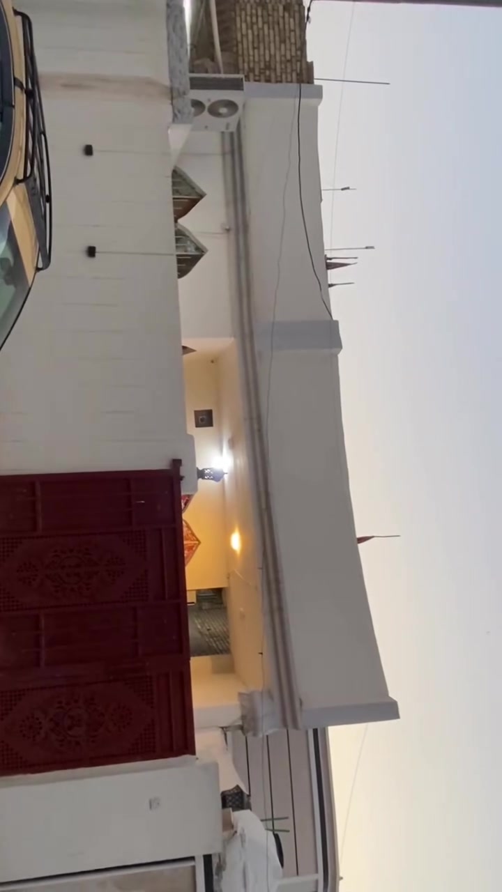 الدار للبيع في منطقه الجديده قرب المدارس
البيت طابقين الطابق الاول يحتوي على استقبال ومطبخ وصاله وغرفتين نوم جوه وصحيات داخليه وخارجيه والطابق الثاني ثلاث غرف نوم وصاله وباقي التفاصيل كما موضح لديكم في الفيديو الاستفسار الاتصال على الارقام 

***********

***********
