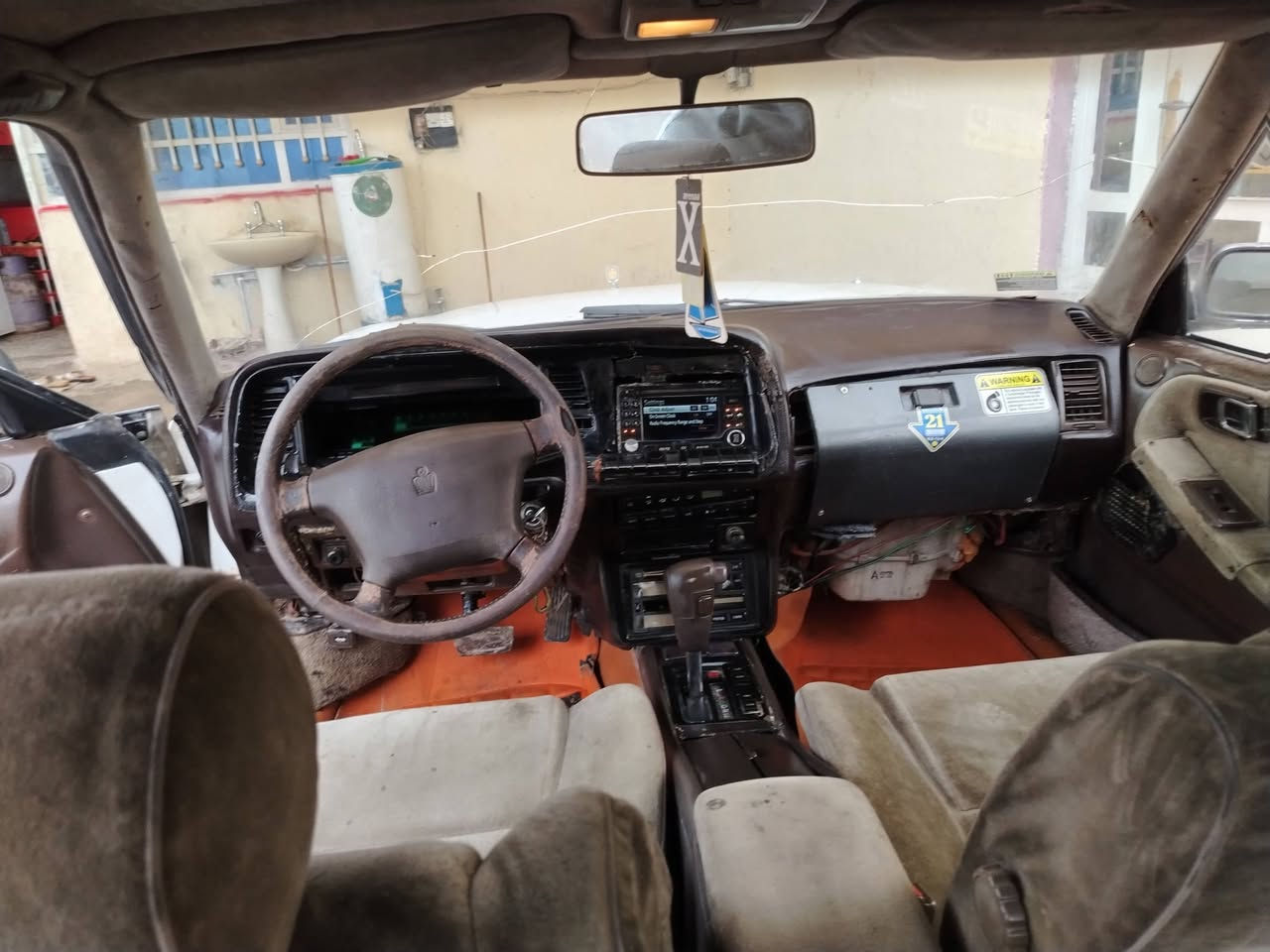 سلام عليكم هارتوب للبيع موديل 90 سياره بلاديه ما بيها ولا صبغ ولا ضربه ولا خياسهرقم انبار ثانويه ل 28 ترد تريد تحويل مباشر تريد وكاله عامه سياره 35 وبيها مجال مكان السياره بغداد عويريج قرب مخابز باب الاغا سياره مكينه وجير خير من الله حداديه خير من الله 80% تيارات جدد سياره حلوه قعدتها كشنات كهربائي سعر 35 وبيها مجال ***********
