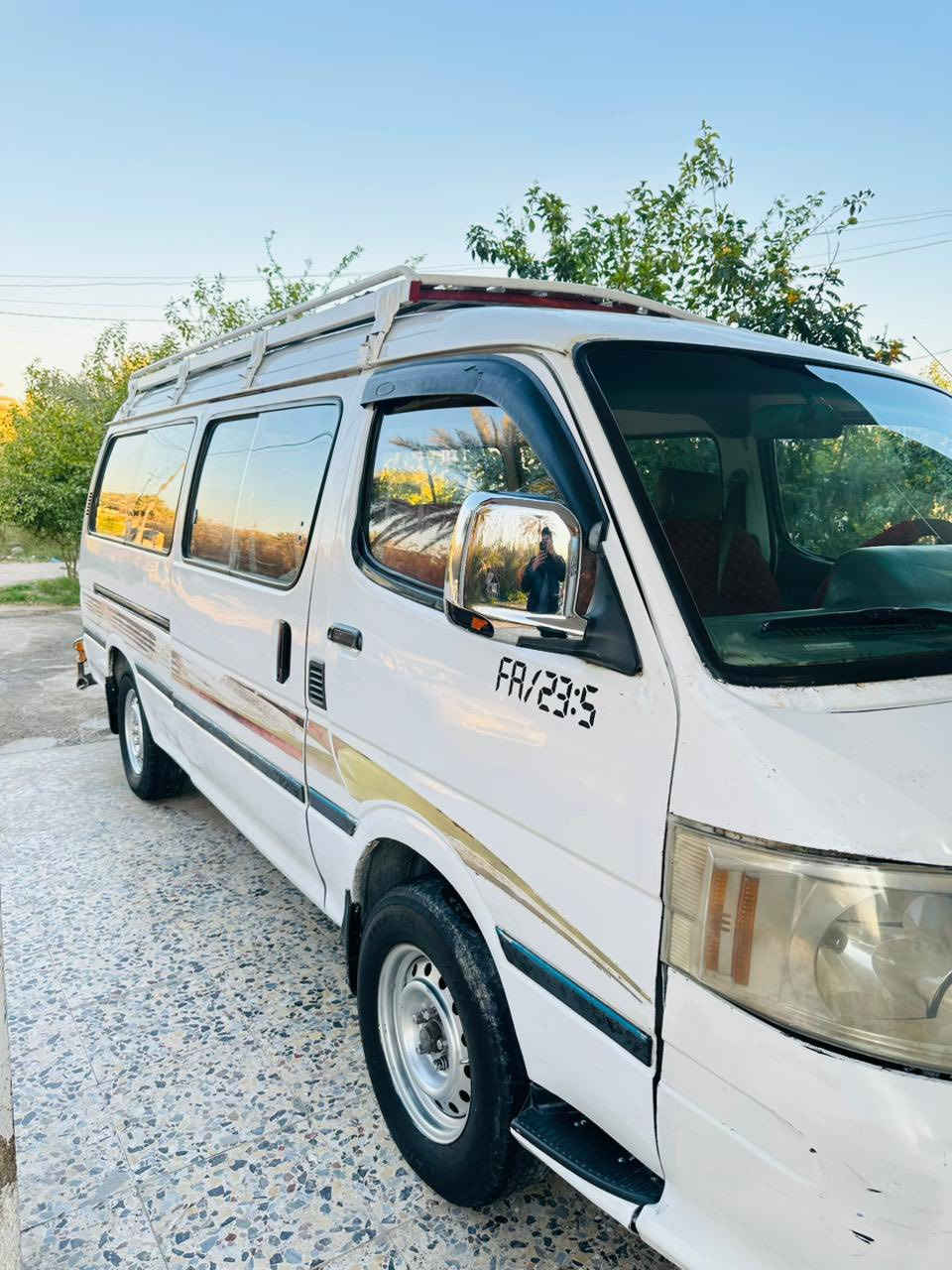 السلام عليكم ( مكلف بل نشر )
فوتون موديل 2009 رقم بغداد سنويه مجدده 2027 سياره مكفوله عامه من صبغ وضربه عده دواير مكينه وكير وكسن جديد دوشمه جديده تخم تاير شواصي جدد 

السعر  ٦٠.  وبيه مجال "/*********** 
مكاني بابل مسيب
