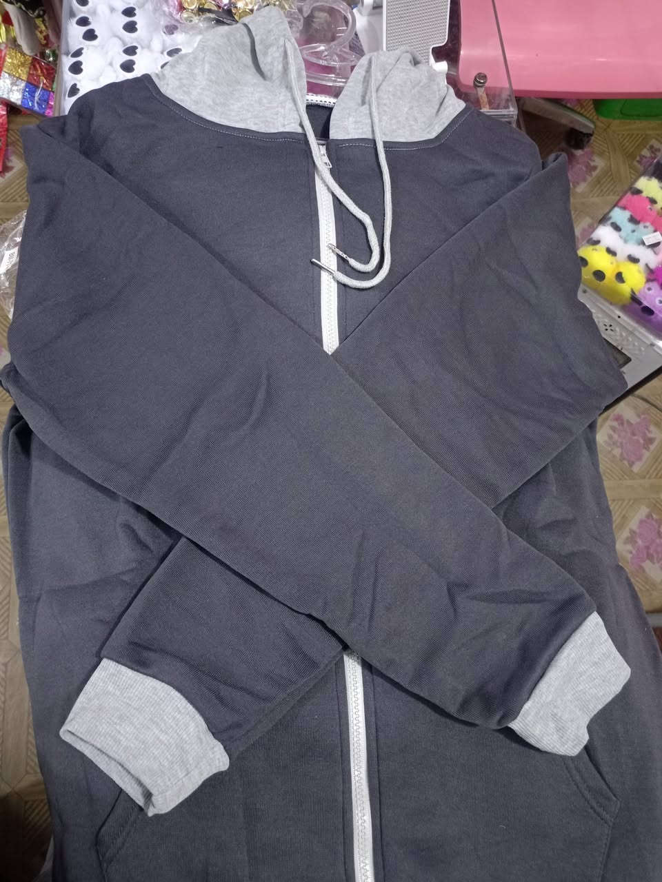 تريد هودي "سادة" وعملي لكل يوم؟ 😍
تشكيلة هوديات بخصومات خاصة لأهل منطقتنا الموديلات سادة وترهم وية كل شي (جينز، قماش، رياضي).
📍 الموقع: أبو عظام خلف سيد عماد أبو الموبايلات 
💰 السعر: [القطعة ب5 آلاف]🔥🔥
احجز لونك قبل ما تخلص القياسات!
يوجد لدينا توصيل داخل منطقة 24 أبو عظام و المناطق المجاورة🛺.


**إذا كنت صاحب هذا الإعلان وتريد حذفه لأي سبب، رجاءا أرسل رسالة إلى الدعم الفني**