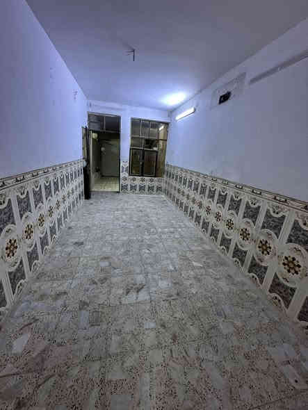 يا الله 
مشتمل #لليجار مساحه 60  متر 
سعر اليجار 450🔒
يحتوي على استقبال وحولي و مطبخ
والطابق الثاني  غرفت  نوم مع بيتونة وسطح
📍عنوان المشتمل : الشعب - ضباط الكويتي خلف شارع عدن  للاستفسار التصال 
 *********** 📞
مكتب القريشي
