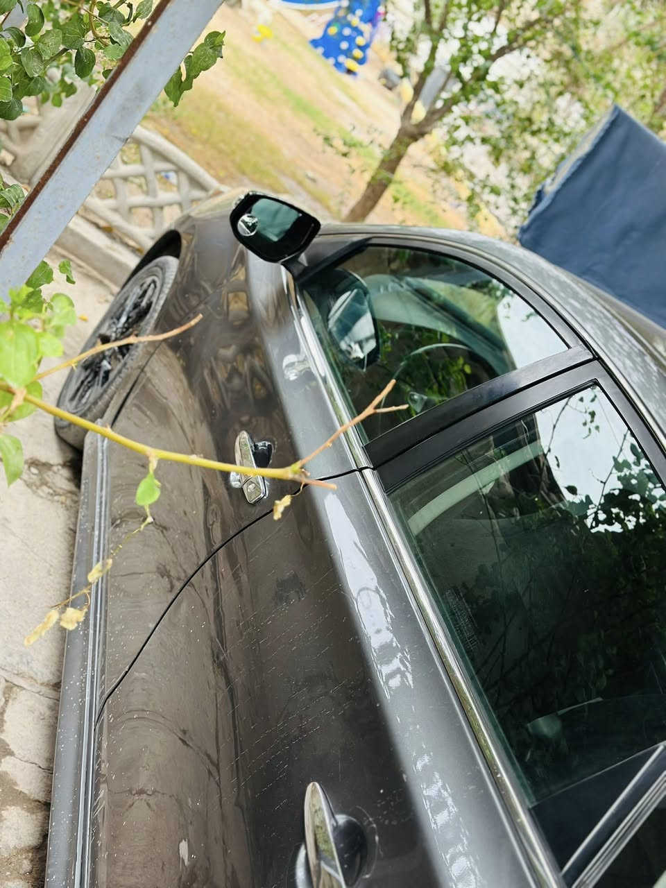 نيسان سنترا 2018
وارد امريكي 
حادثها فقط بنيد بدون دواخل 
رقم وسنويه جديده بسمي 
مكينه كفاله 
السياره SR
فول مواصفات عدا الفتحه 
لايت زنون 
السعر 110
الرقم ***********
