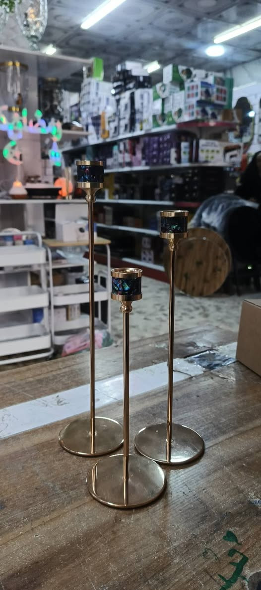 شمعدان بشكل جميل توفر الان 12الف 
للحجز والاستفسار.***********
