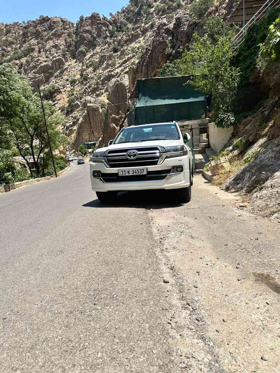 لاندكروزر 19 رقم بغداد بسمي فول مواصفات محرك8 4600 بيه باب الخلفي تبدل نفس الون سعر السيارة 490 بيه شويه مجال المكان ديالي الخالص شارع العام بغداد كركوك***********
