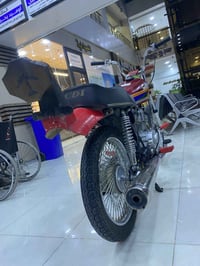 دراجه هوندا محرك موديل 25 جديد ما مفتوح كبس سعر 450 وبي مجال واللي يحب...