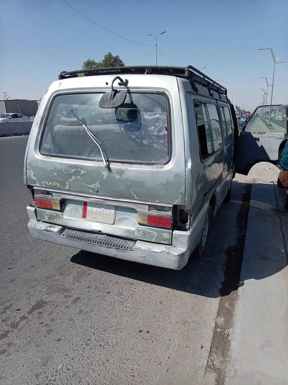 السلام عليكم كيا بسته موديل ٩٣ سنويه مجدد نهايه ال ٢٨ كير مكينه اكسل مكفولات  مكان السياره بلنجف اني مكلف رقم صاحبه.   *********** السعر ٢٠ وبيه مجال
