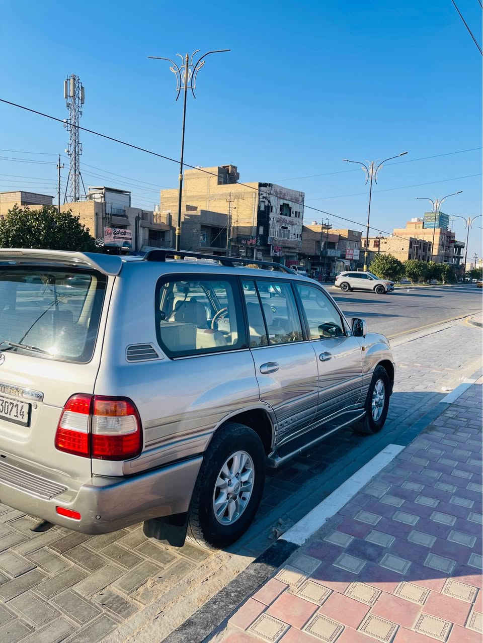 تنويه :: اقره التفاصيل كلهه واتصل وتدلل 
لاندكروز جكساره 2006 للبيع
مكينه 4500 / 6 سلندر 
دبل تانكي + منضومة غاز 
ماشيه 218 الف 
سياره بيهه تعديلات كلش بسيطه يعني شبه الكفاله 
كل نقص مابيهه 
تخم تاير جديد دنلوب
تبريد + تدفئه  
سياره نضيفه وحلوه والصور تحكم نضافتهه
تاخذ تراي بيهه وين ماتريد 
رقم بغداد  بأسمي تحويل ثاني يوم 
سنويه بعدلهه سبوع وتسقط 
سعرهه 193 ورقه
موجود واتساب واتصال 
*********** Singapore
