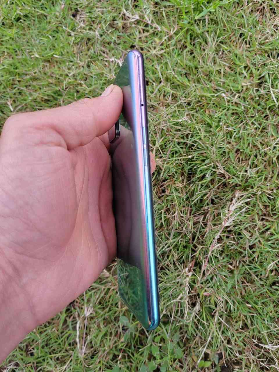 السلام عليكم ورحمة الله وبركاته 
موبايل oppo reno 5F 
اوبو رينو فايف اف 
شرط مامفتوح ولا واصل مصلح
جهاز كله بلادي وضمان اسبوع
الذاكرة 128  الرام 16
شاشه AMOLED 120 هرتز
بوبجي 90 فريم حقيقي بدون اي لاك 
جهاز نظيف بدون ملاحظات
مكاني موصل أيسر
شراي اتصل *********** 
السعر 195 الف وبي مجال بسيط حك الجيه
