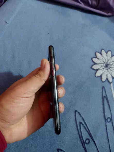 سلام عليكم ورحمه..جهاز ايفون 11بر ذاكره 256 بطاريه 71ممفتوح وتر ..بس سيم كارت ميشتغل تطلع شبكه آسيا بس ميتصل..سعر 225 شراي يتصل ***********
