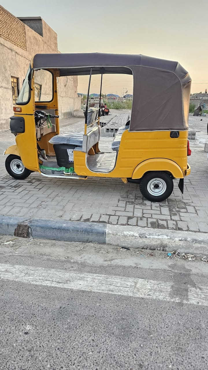 تكتك باجاج  موديل 12بشهر 12 رقم وسنويه نكليزي البدي كفاله مكينه مجفته تجفيت شركه مره وحده ناعمه لاتبخر ولا تنقص تخم تاير جبلي كهربائيات كلها شغاله تكتك جاهزه مجهزه جديده السعر 5800 مكاني بلبصره وهاذ رقمي ***********
