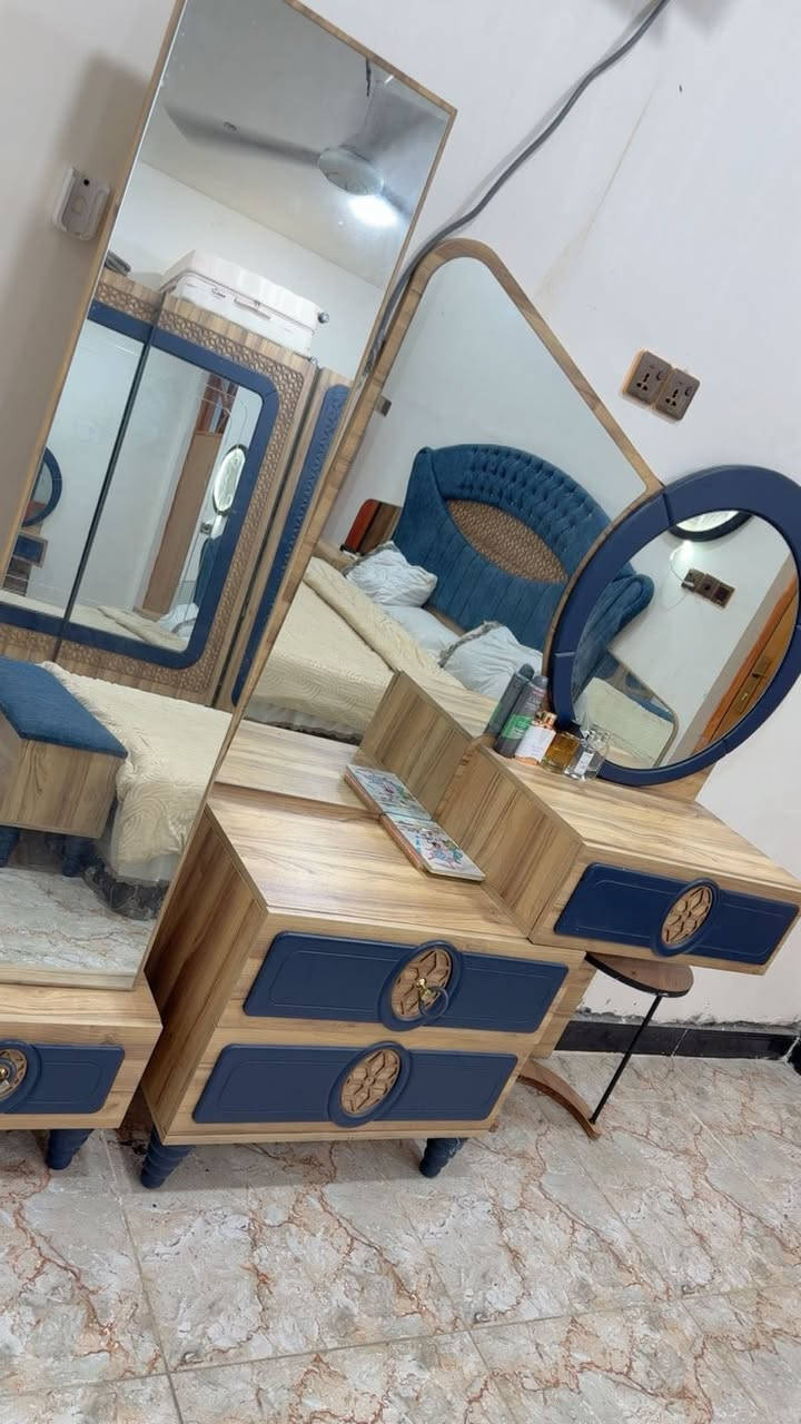 غرفه للبيع ب 600 وبيها مجال حك الجيه العنوان الراشديه رقم ***********
