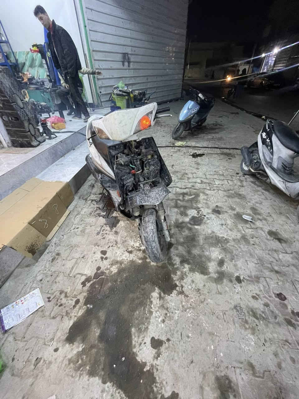 سلام عليكم سكنس فحل لبيع طلاعات لبيع دراجة كوم حديد بس دراجة شغالة نكرة اوراقهة موجودة سعر ٢٥٠ وبيهة مجال مكاني شعلة @إشارة رقم ***********
