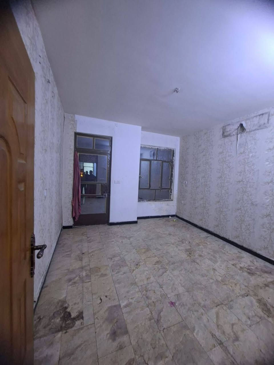 🔹للايجار في السيدية بيت 70م نظيف ✅
🔹يحتوي على 3 غرف نوم وصالة + مطبخ وخدمات  
💸الاجار: 750 الف 
📞للاستفسار التواصل عالرقم ***********
المصطفى للوساطة العقارية-مقابل لحوم جويلي
