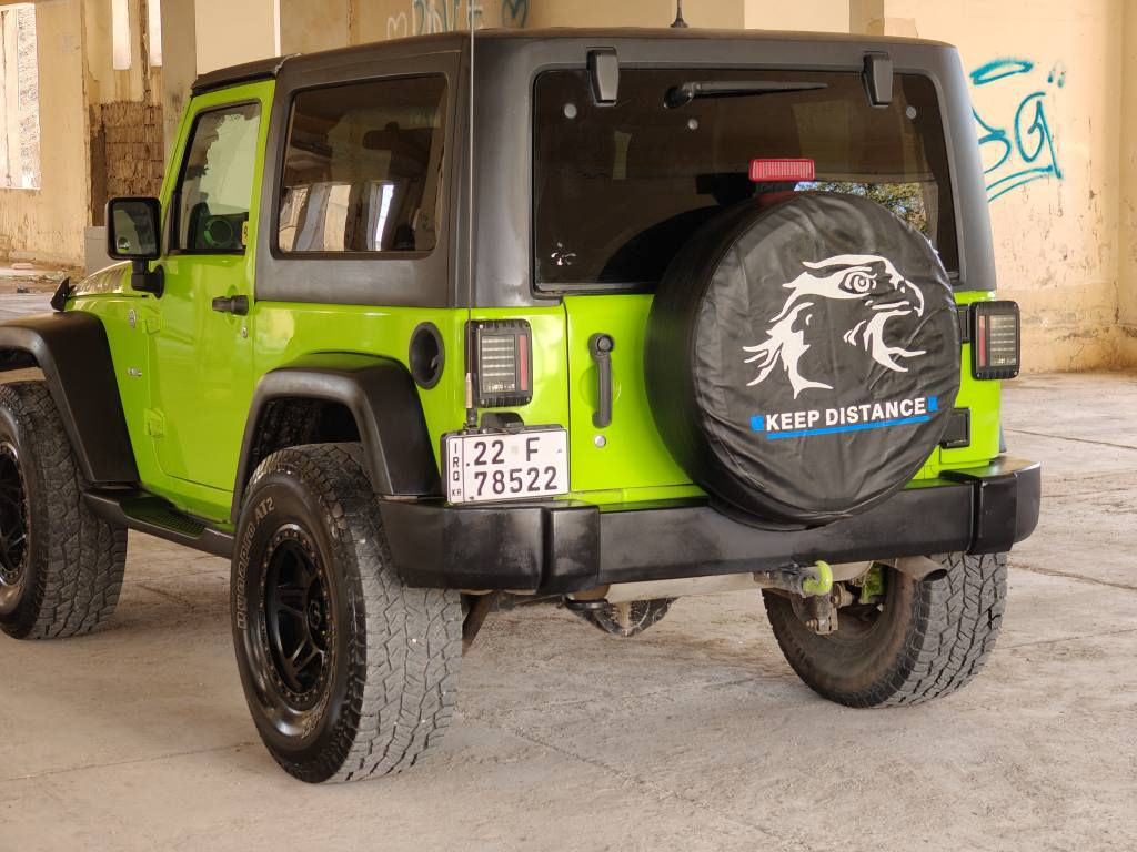 جيب رانگلر موديل 2012 لون مميز  [hidden information]
فول مواصفات 
گير اوتوماتيك 
سگف ٣ قطع 
فور ويل 4*4 
محرك V6 
محرك گير كهربائي شرط 
بدون حادث بيها قطعة وحدة مبدل بلادي  
تحويل شرط 
سيارة بدون اي مصرف كلش جاهز 
سيارة ب اسمي 
سنوية جديد حتا2030

مكان سليمانية .....
0770 0303003 السليمانية, العراق
