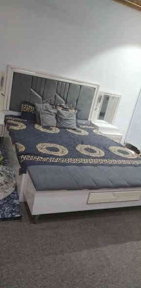 غرفه نوم ٩ قطع(( نضام ابواب)) اخت جديد نضافه ٩٩٪
مع دوشك بعده لوووك كلش نصيف
مزاد مهدي خانقيني
خانقين محطه خلف مركز شرطه ازادي
***********
