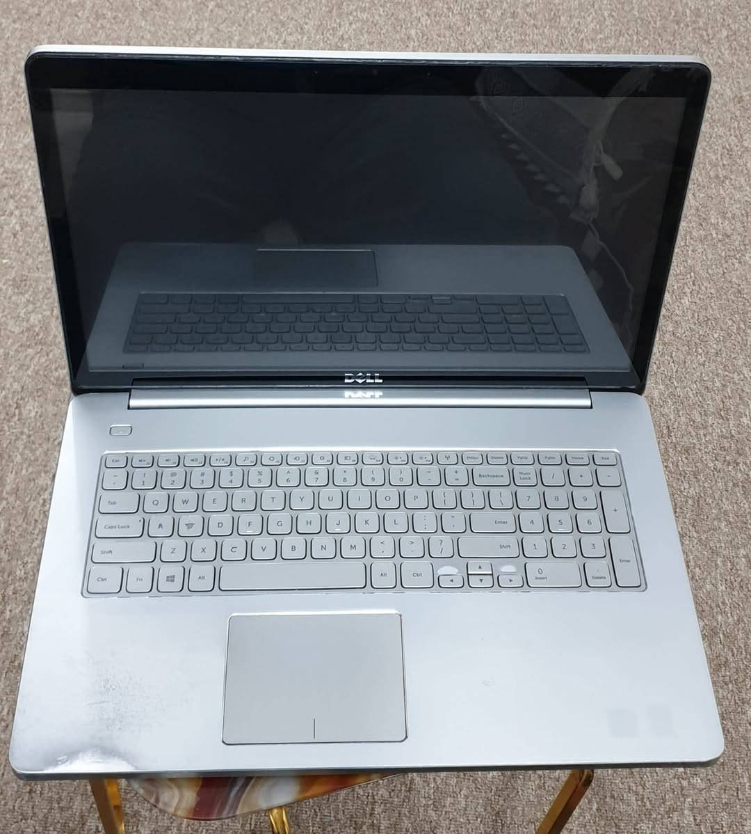 حجم 17.3وكرت خارجي وشاشة لمس
لابتوب ديل كوراي 7 
جيل 4 رام 8 هارد 512 ssd
حجم 17.3 وكرت شاشة خارجي 2 كيكا مع الداخلي 4 كيكا 
نضافة ممتازه مثل ما واضح بل صوره 
السعر 250 الف مكاني ديوانيه
توصيل متوفر بعربون فقط


**إذا كنت صاحب هذا الإعلان وتريد حذفه لأي سبب، رجاءا أرسل رسالة إلى الدعم الفني**