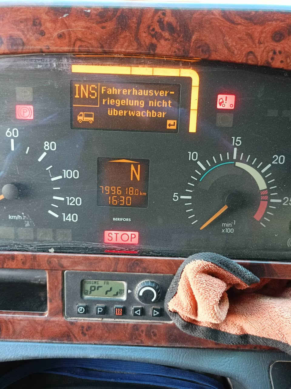 اكتروز للبيع موديل 2002 حجم 2543مزوج بلادي رقم اربيل سنويه لحد 2031رتايدر 5طكات دبل مناميه هونات بلادي كاسحه زعانف شاصي مكفول من كلشي محرك ع وضع شركه قماره بلادي لا صبع ولا طخه سياره مماشيه هواي  تافصيل بل صور سعر (280)وبيه مجال حك الجيه اي استفسار ع رقم /***********//***********
