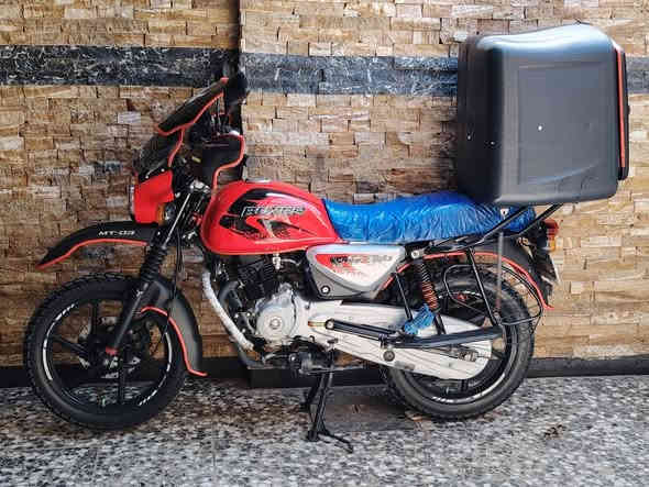 سلام عليكم دراجه بوكسر بجاج دراجه كعده حلوه مداريه على اخر حبايه دهن كله الكموري حسن دهن دراجه تجي وشوف نضافته محفض على كل برغي بيه / دراجه رايته 2600 بيه مجال تعال ما راح قصر وياك / مكان بغداد شعب *********** متواجد وتساب
